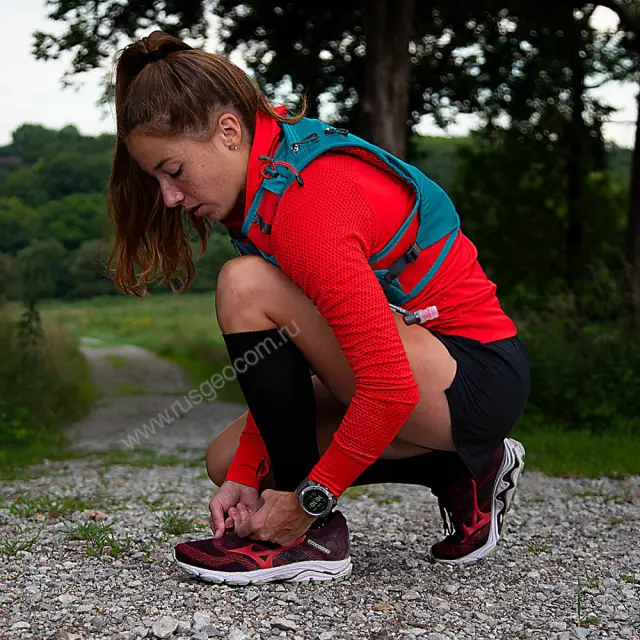 Garmin Enduro стальной корпус и серый нейлоновый ремешок UltraFit