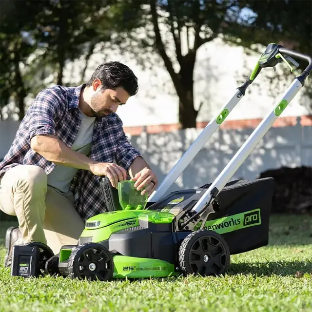 Greenworks GD60LM61 бесщеточная, 60V - аккумуляторная газонокосилка