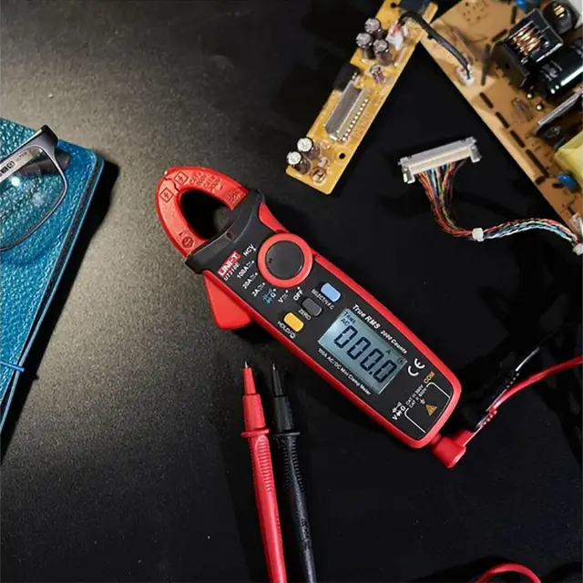 Токовые клещи UNI-T UT-210E