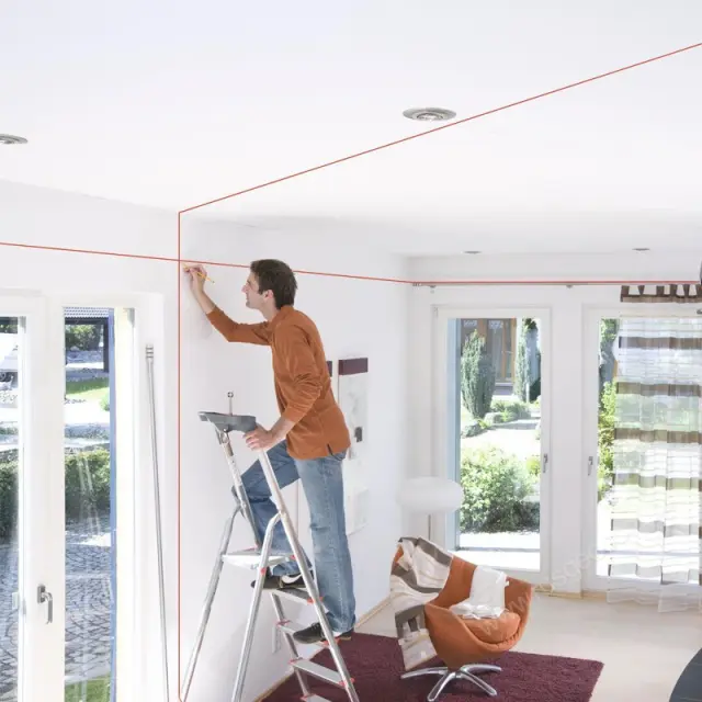 Лазерный нивелир Bosch UniversalLevel 3 SET в работе