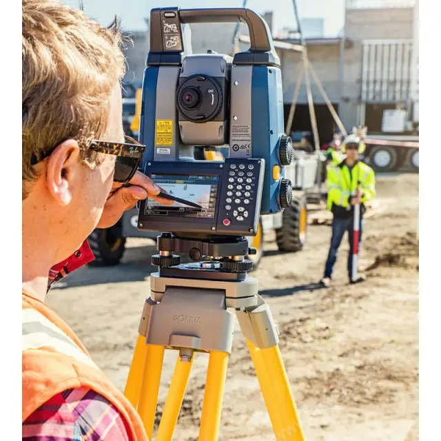 Роботизированный тахеометр Sokkia iX-505 в работе