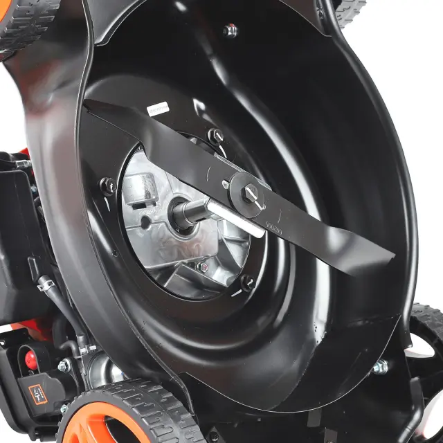 Patriot PT 400 бензогазонокосилка для травы